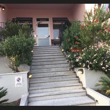 Hotel La Conchiglia La Maddalena  Extérieur photo