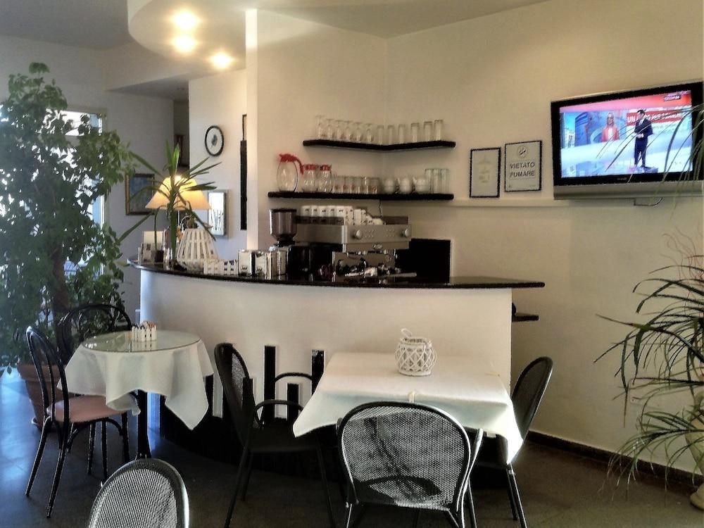 Hotel La Conchiglia La Maddalena  Extérieur photo